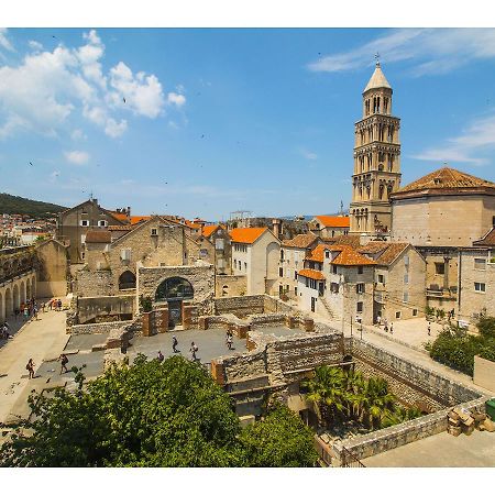 Palace Tower View Split Exterior photo