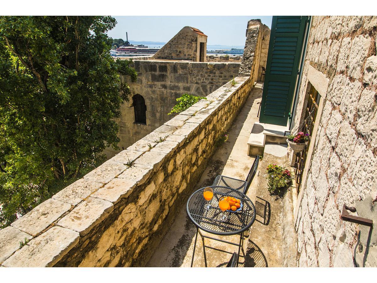 Palace Tower View Split Exterior photo